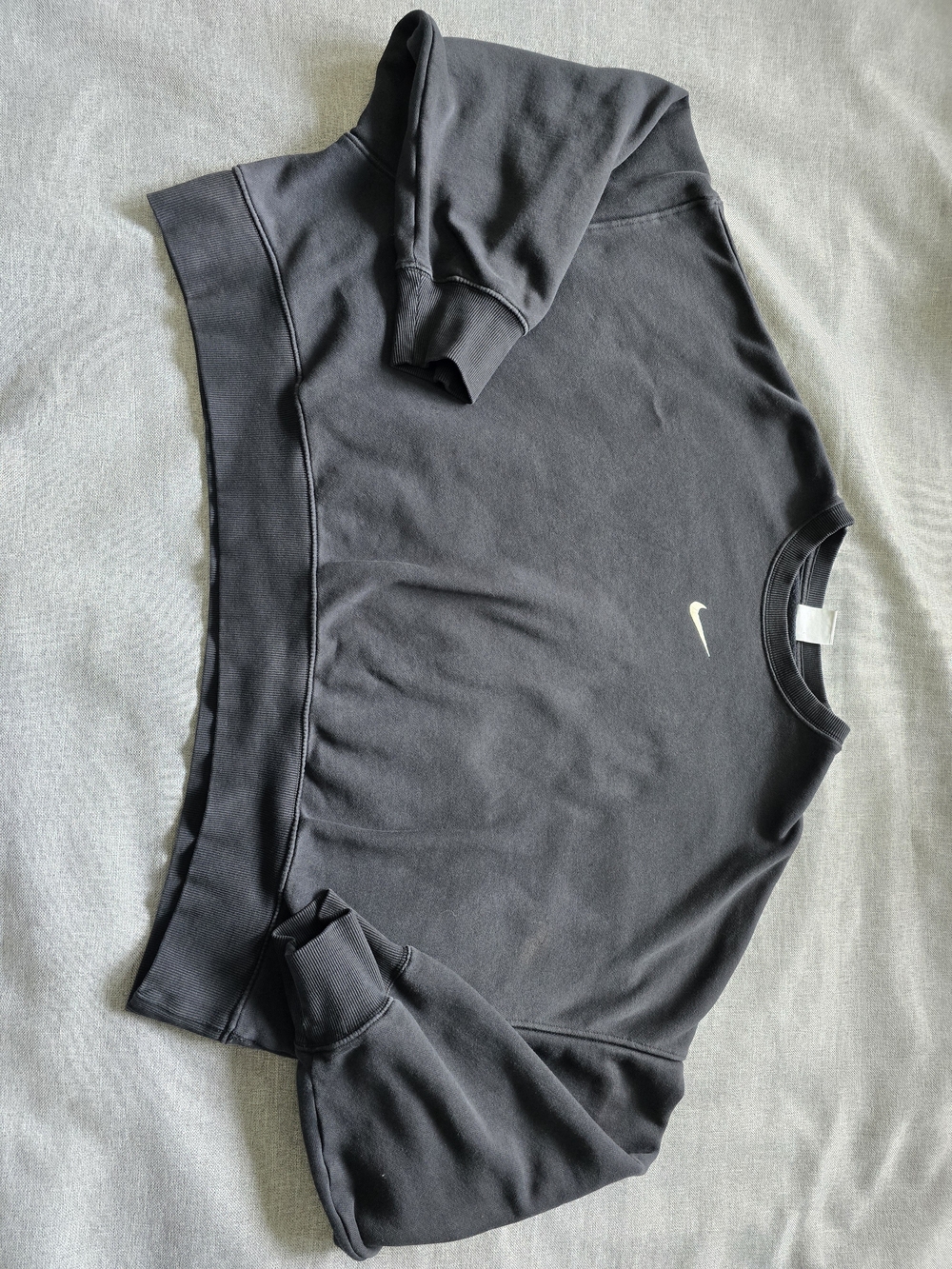 Nike Women’s Black Cropped Sweatshirt with Center White Swoosh Size XL